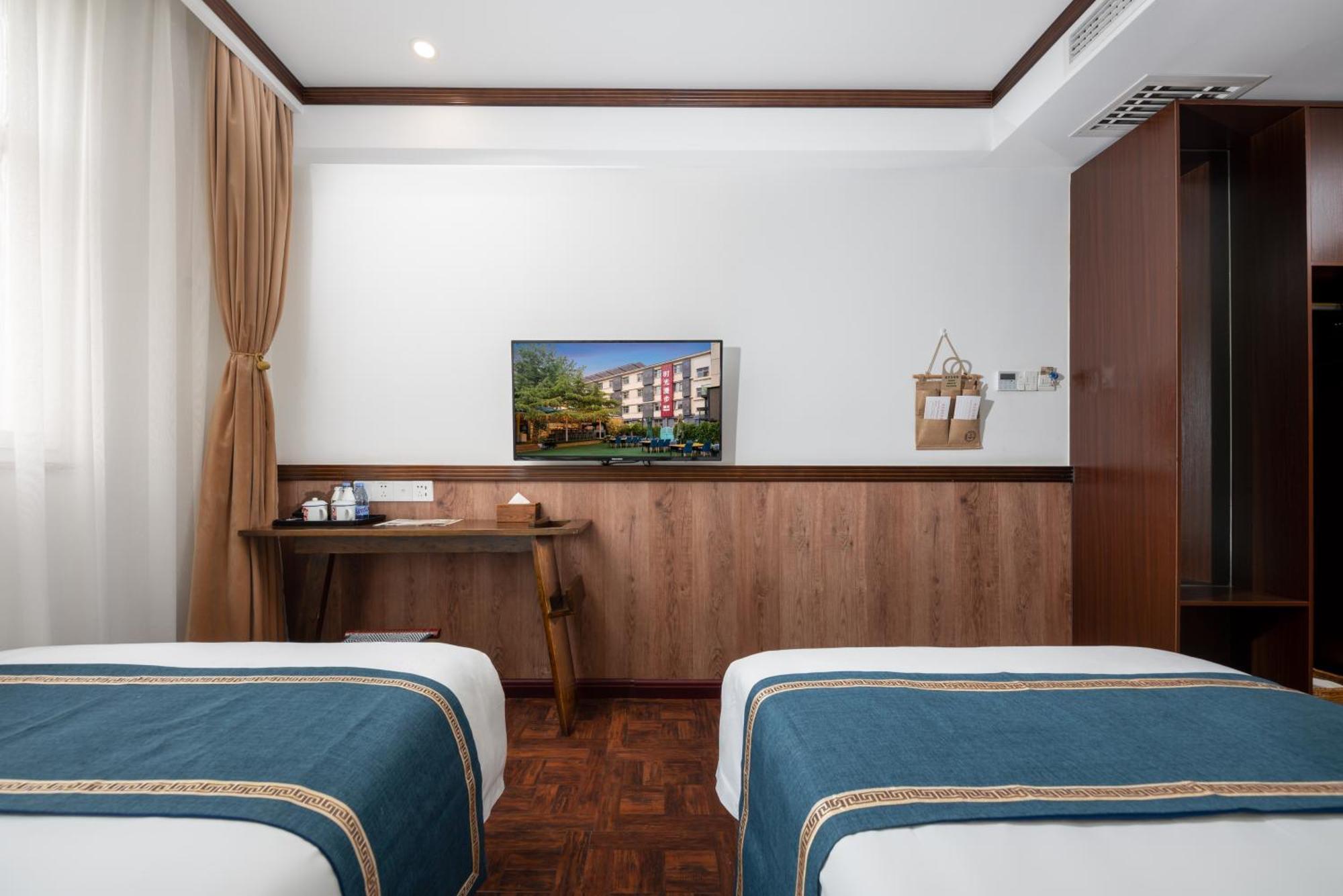 Nostalgia Hotel Beijing- Yonghe Lama Temple Bagian luar foto